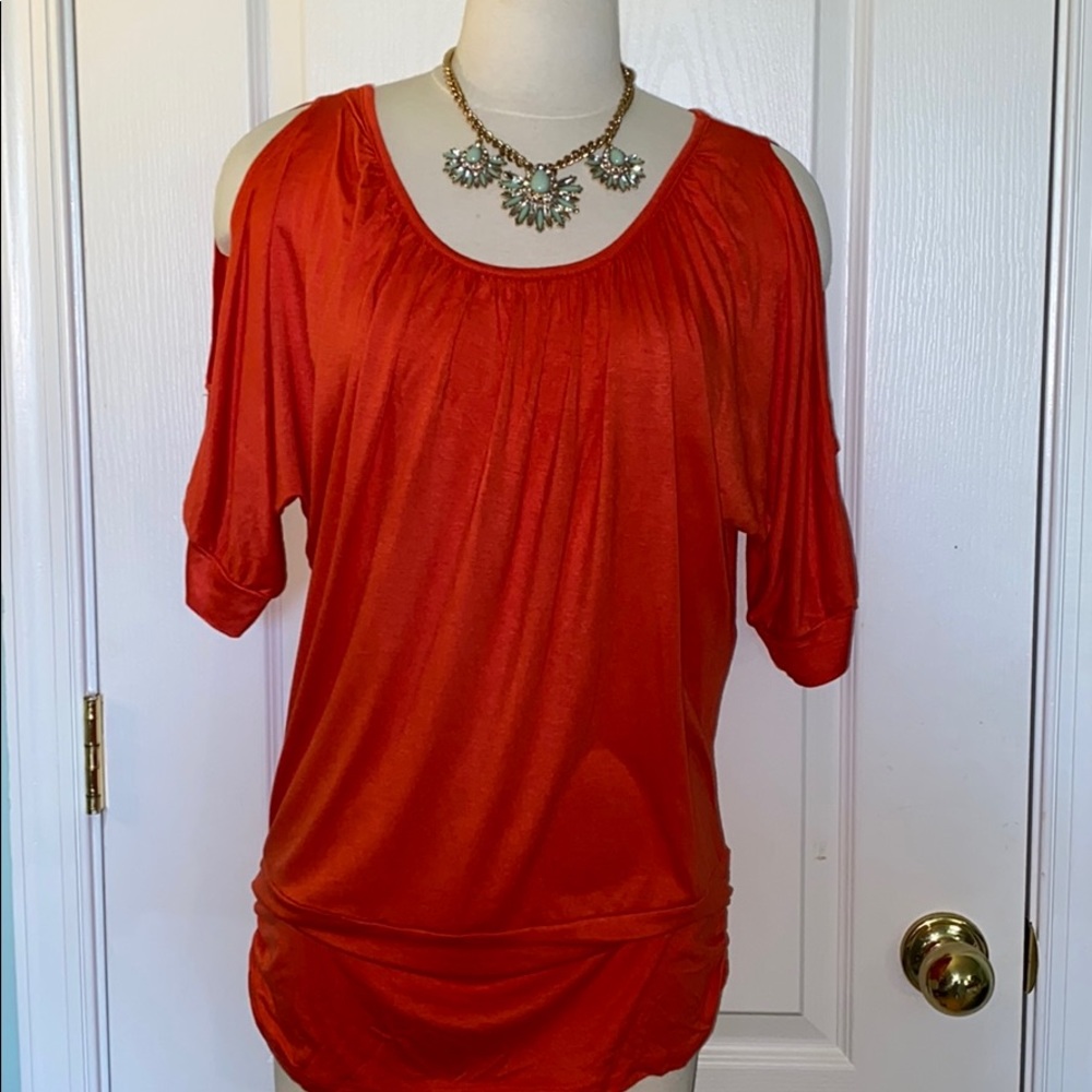 Cold shoulder top NWT